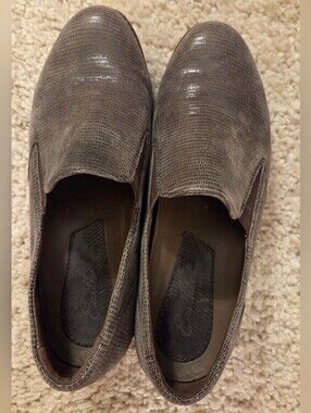 Earthies by Earth Gray Textured Slip-On Loafers – Size 8